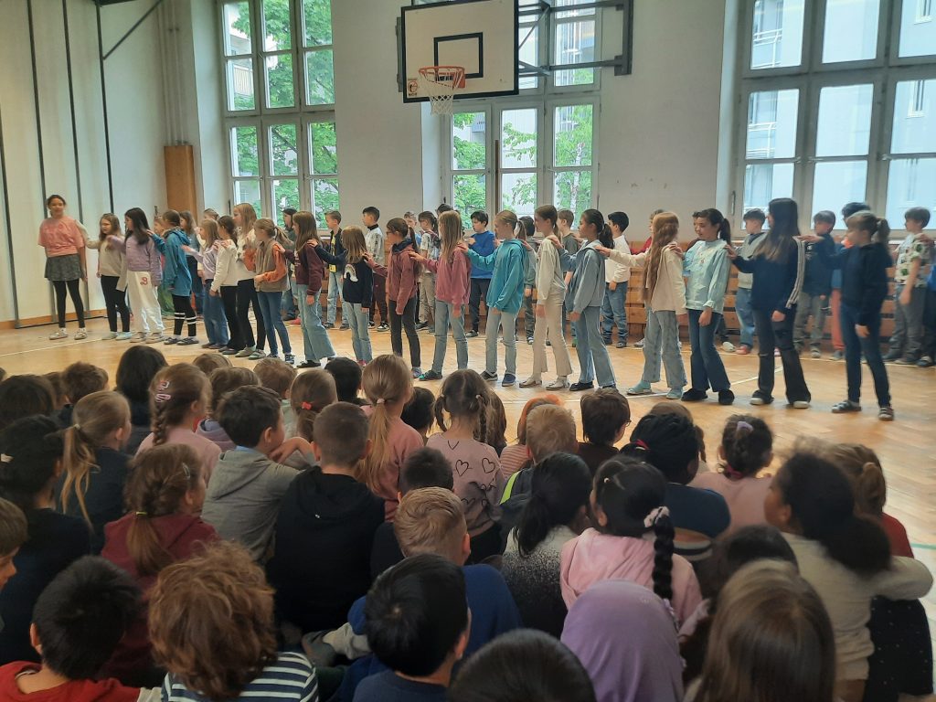 Wenn die ganze Ichoschule zusammenkommt