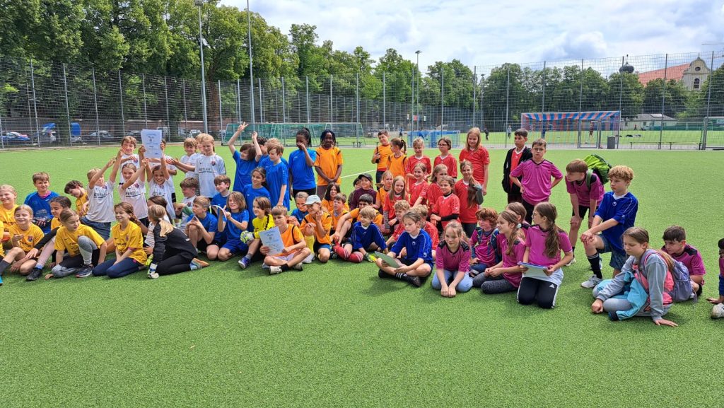 Stadionatmosphäre beim Ichocup 2025