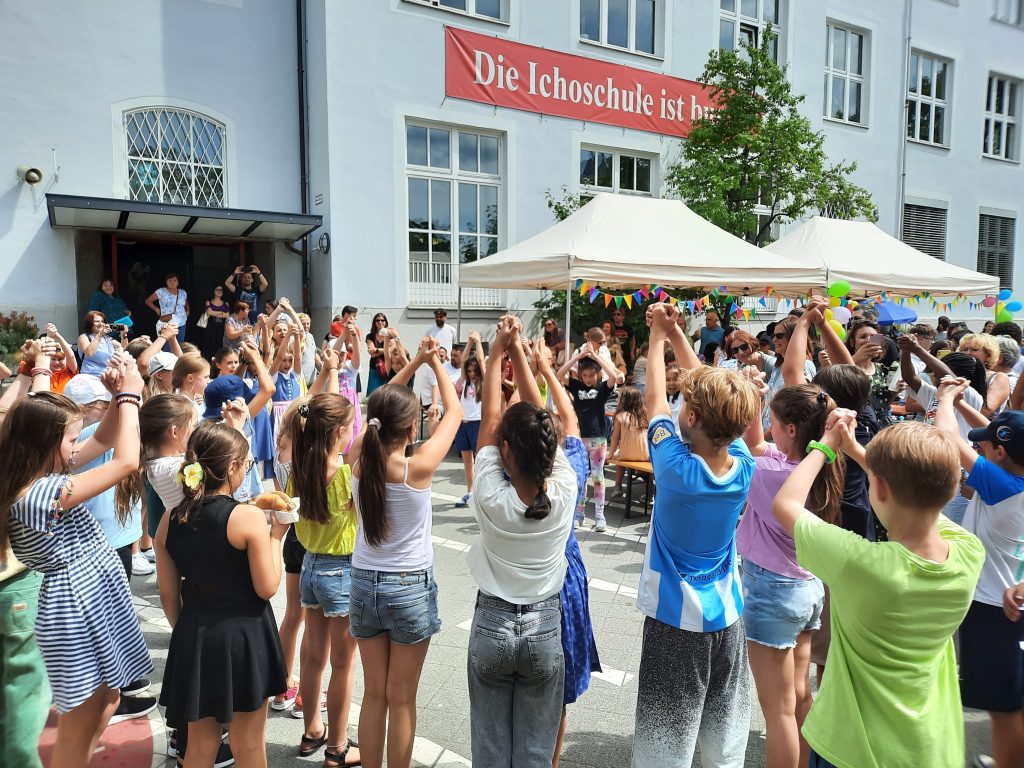 Tanz, Spiel und Spaß beim Sommerfest