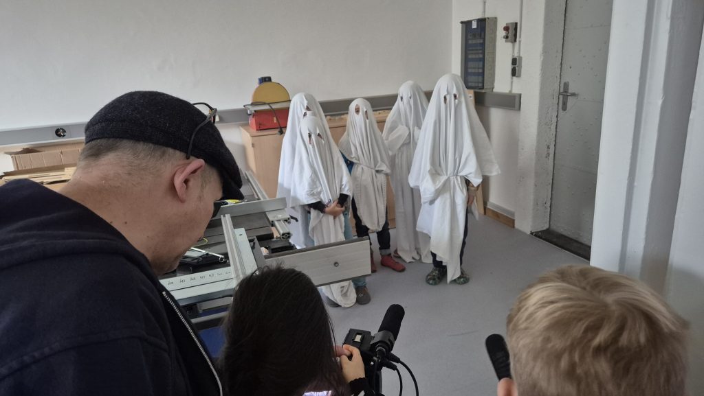 Achtung – Ruhe – Aufnahme – Action